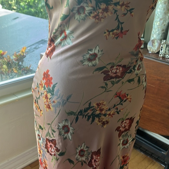 ASTR floral fitted dress, Satin look, spaghetti strap open back, medium - Picture 8 of 12